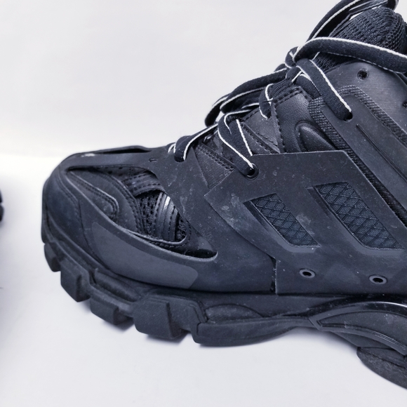 Balenciaga Men's Black Sneakers - Picture 6 of 11